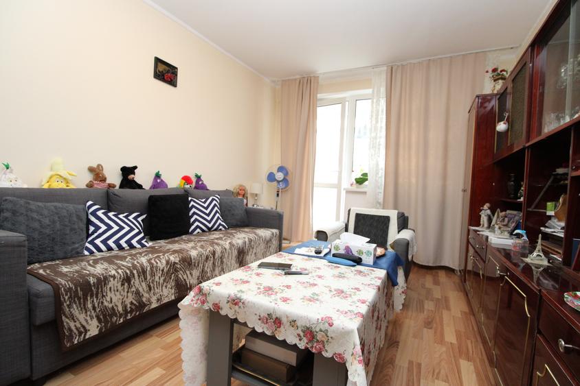 Apartament cu 3 camere decomandat în Drumul Taberei