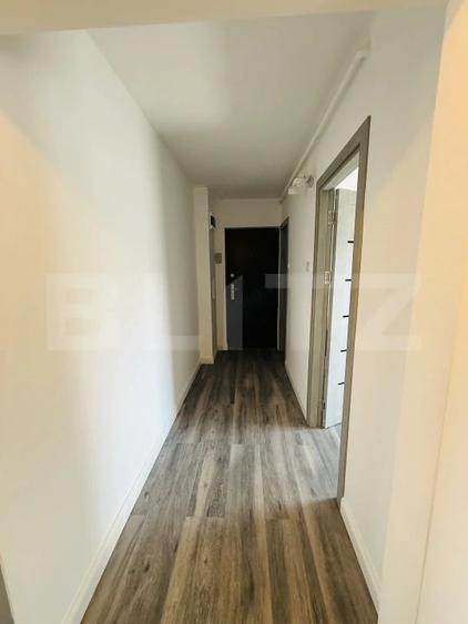 Apartament cu 2 camere decomandat în Tractorul