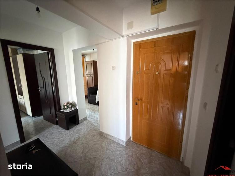 Apartament cu 3 camere decomandat în Sud