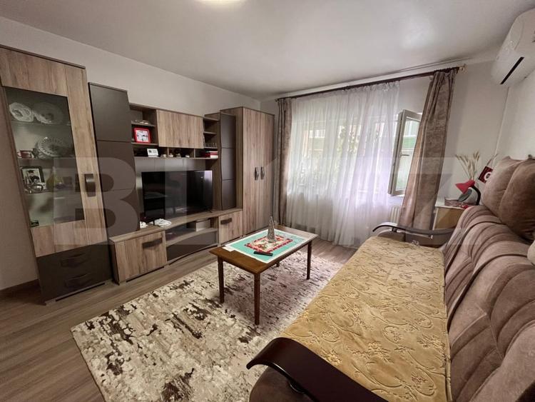 Apartament cu 3 camere decomandat, mobilat în Central