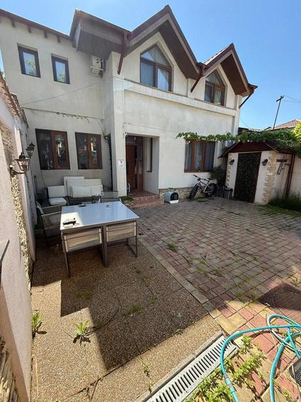 Casă cu 4 camere cu Teren 130 Mp în Băneasa