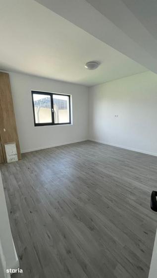 Casă cu 3 camere cu Teren 440 Mp în Domnești
