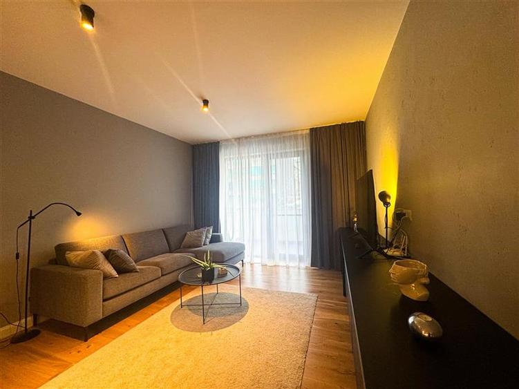 Apartament cu 2 camere decomandat, mobilat în Aviației