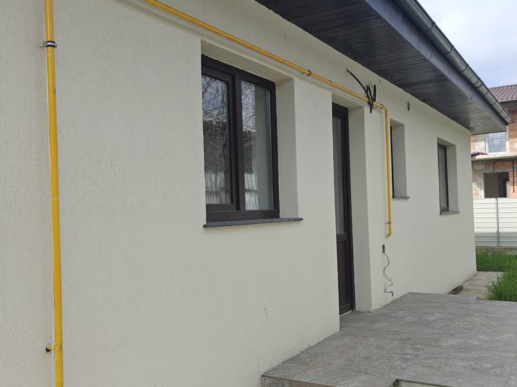 Casă individuală cu 3 camere cu Teren 350 Mp în Cătămărești-Deal