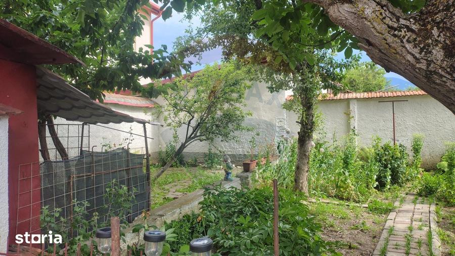 Casă cu 3 camere cu Teren 305 Mp în IAR