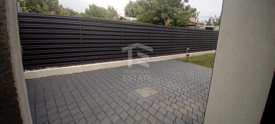 Casă individuală cu 7 camere cu Canalizare în Colentina