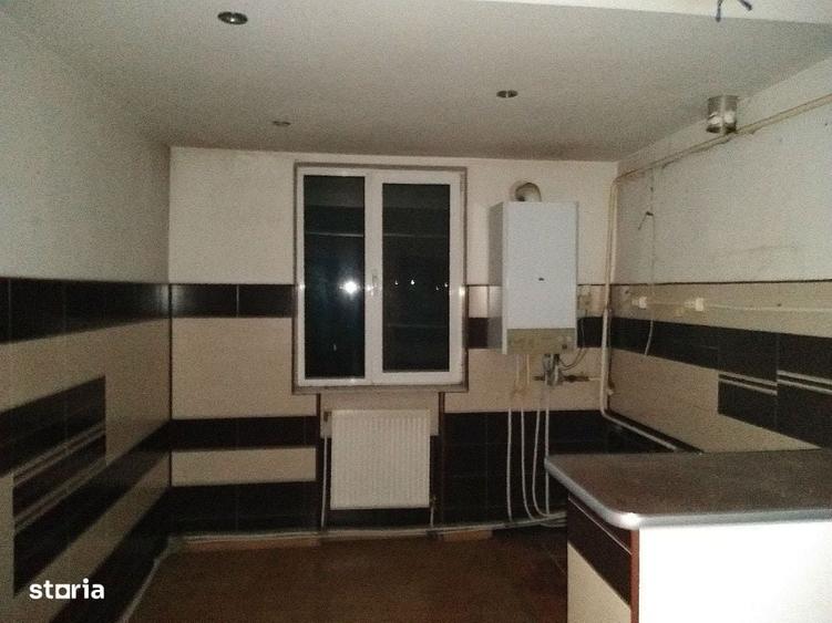Apartament cu 3 camere decomandat în Humulești
