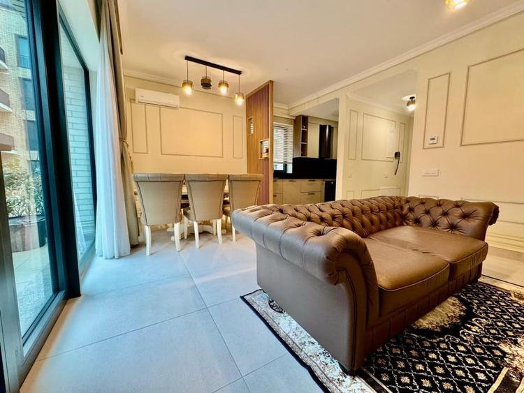 Apartament cu 3 camere semidecomandat, mobilat în Pipera