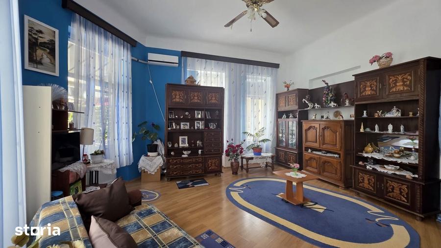 Apartament cu 5 camere în Armeneasca