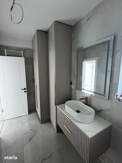Casă cu 4 camere cu Teren 350 Mp în Vidra