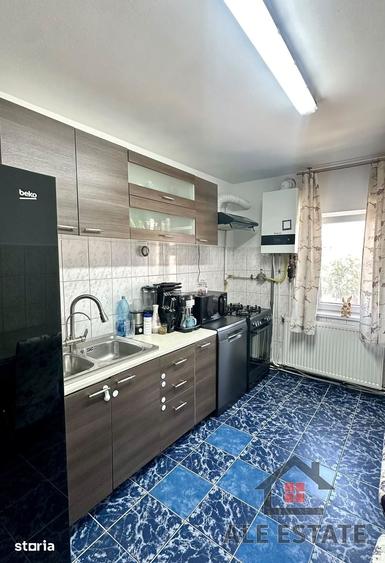 Apartament cu 4 camere decomandat în Central
