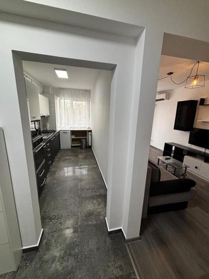 Apartament cu 2 camere decomandat, mobilat în Central