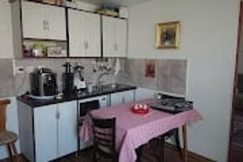 Casă cu 5 camere cu Teren 2800 Mp în Central