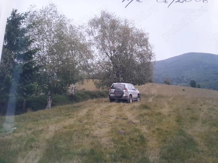 Teren de 17.000 mp situat in apropierea lacului Trei Ape, intr-o zona cu poten?ial turistic ridicat - 1