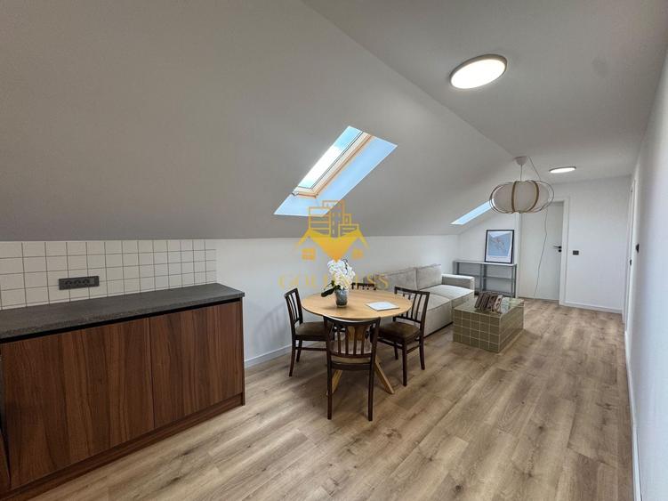 Apartament cu 3 camere semidecomandat, mobilat în Între Lacuri