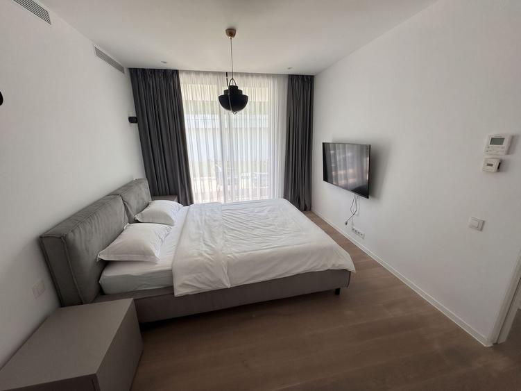 Apartament cu 4 camere semidecomandat, mobilat în Primăverii