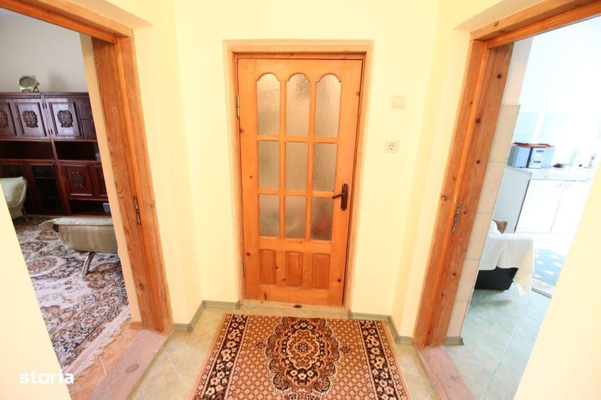 Casă cu 3 camere în Vânători