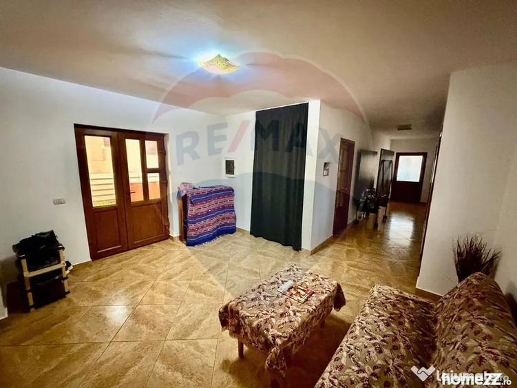 Casă cu 4 camere cu Teren 873 Mp în Vânători
