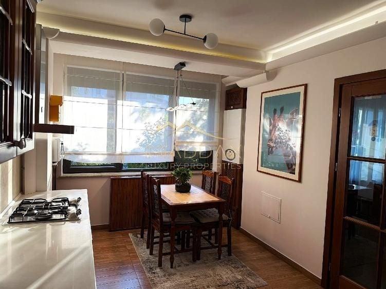 Apartament cu 3 camere decomandat, mobilat în Barbu Văcărescu