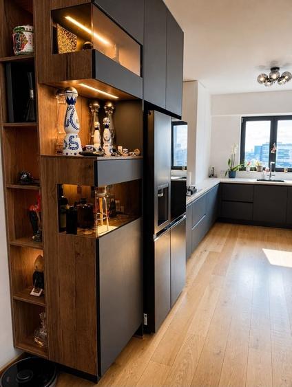 Apartament cu 3 camere decomandat, mobilat în Barbu Văcărescu