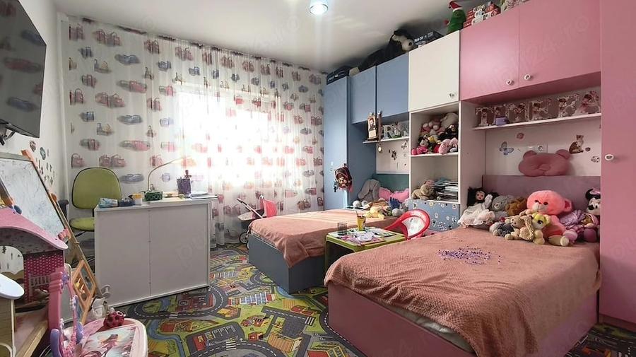 Apartament cu 3 camere decomandat în Ultracentral