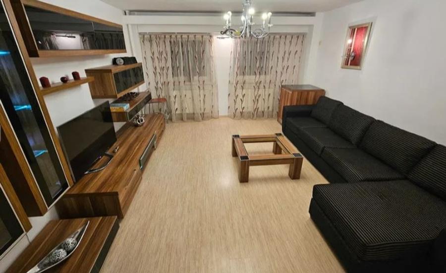 Apartament cu 3 camere decomandat, mobilat în Decebal