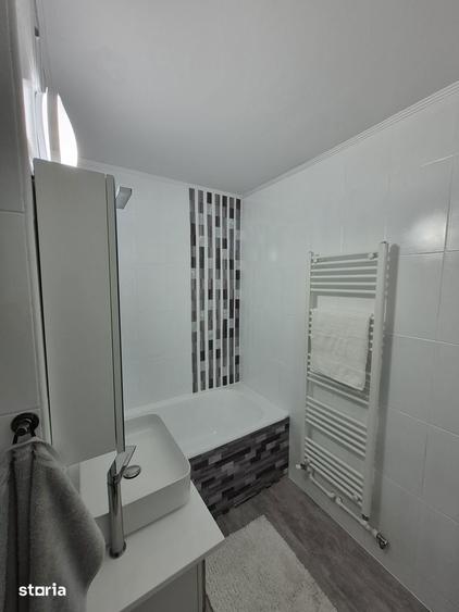 Apartament cu 3 camere decomandat în Micălaca