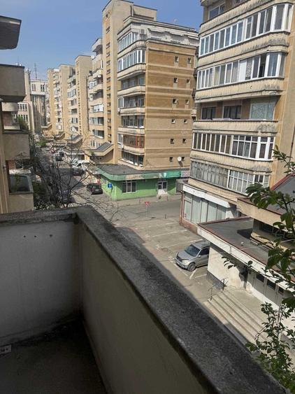 Apartament cu 4 camere decomandat în Ultracentral