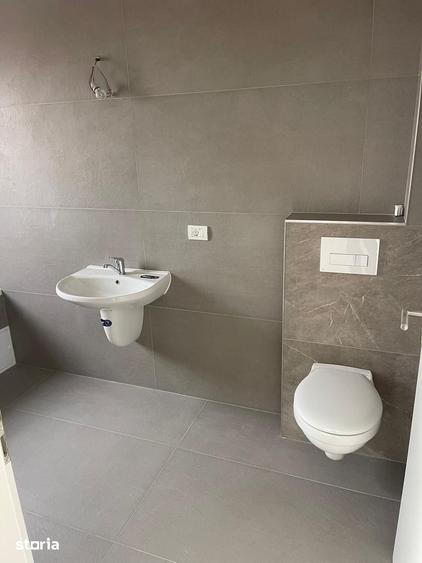 Apartament cu 3 camere în Torontalului