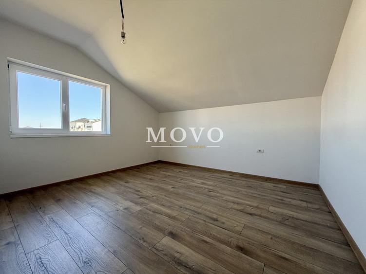 Duplex cu 4 camere cu Canalizare în Moșnița Nouă