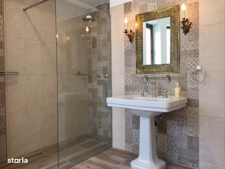 Spațiu comercial, de 250 mp, în Romană