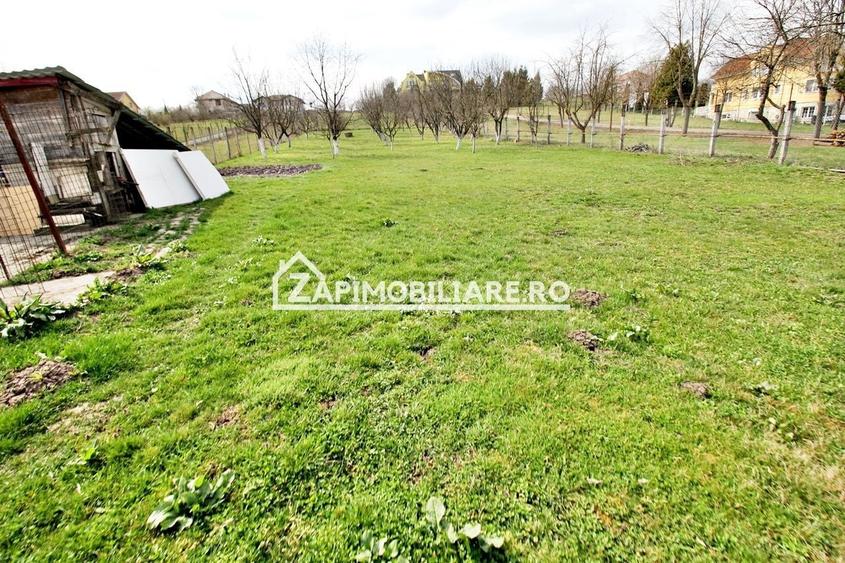 Casă individuală cu 4 camere cu Canalizare în Corunca
