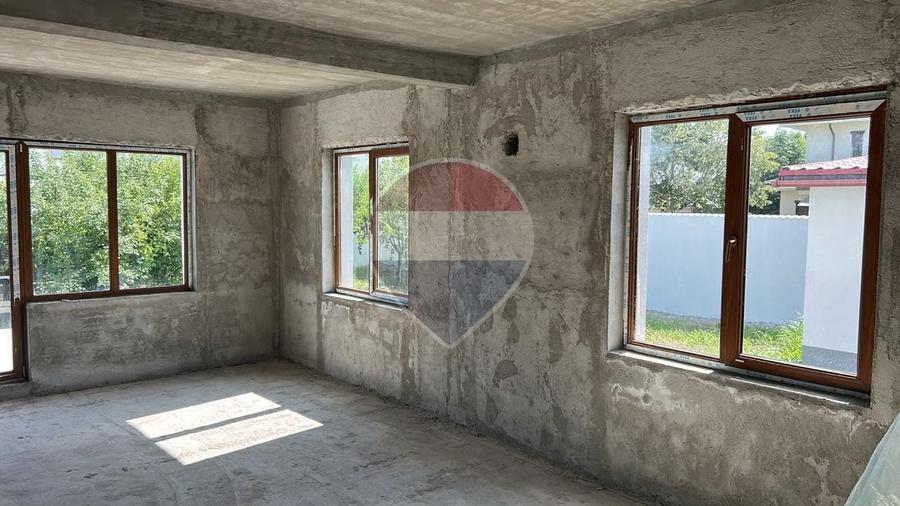 Casă individuală cu 5 camere cu Teren 570 Mp în Săftica