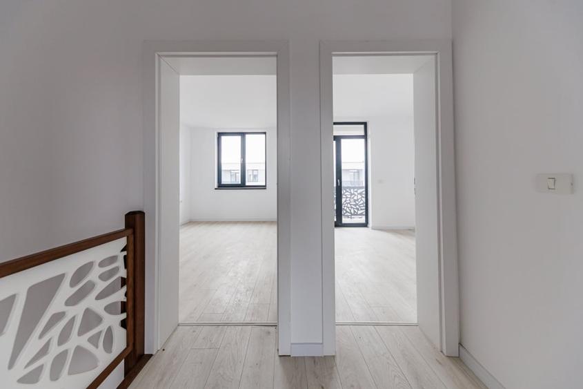 Duplex cu 5 camere cu Canalizare în Mehala