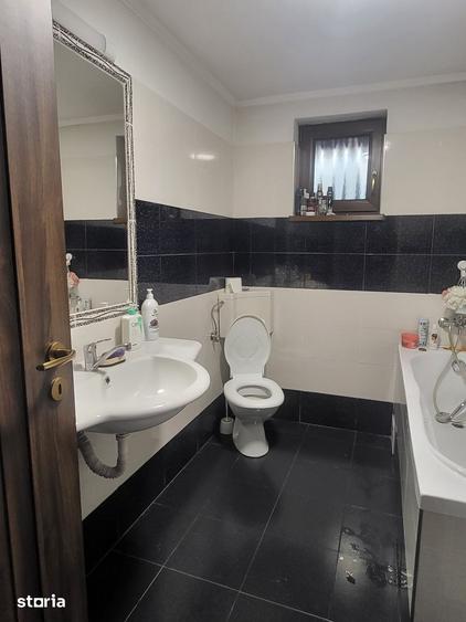 Casă cu 5 camere cu Teren 568 Mp în Gării