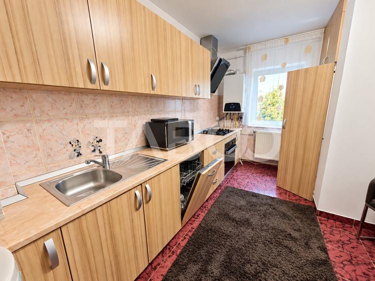 Apartament cu 3 camere decomandat, mobilat în Central