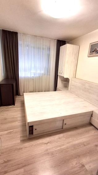 Apartament cu 3 camere decomandat în Drumul Taberei