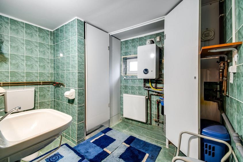 Casă individuală cu 3 camere cu Canalizare în Periș