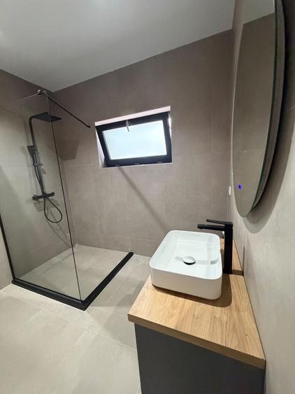 Apartament cu 3 camere decomandat în Malu Mare