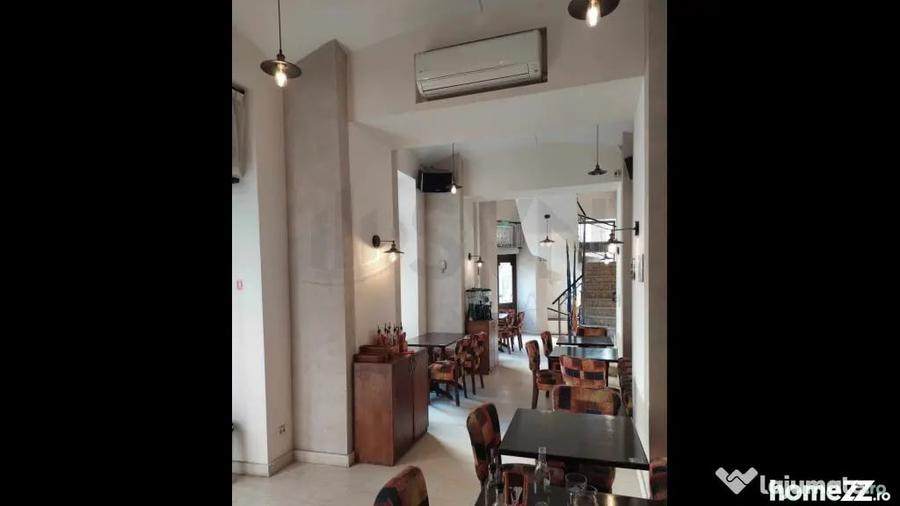 Casă cu 7 camere cu Teren 300 Mp în Centrul Istoric
