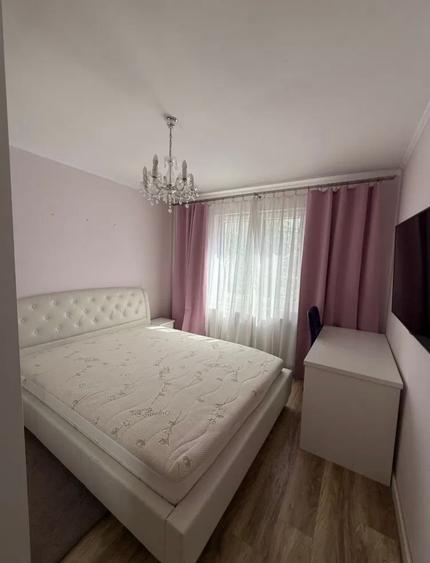 Apartament cu 3 camere decomandat în Dristor