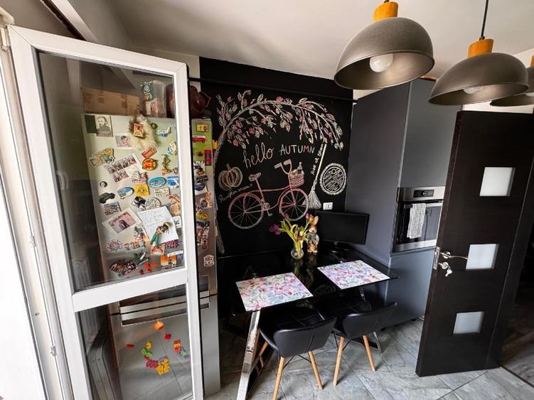 Apartament cu 3 camere semidecomandat, mobilat în Gorjului