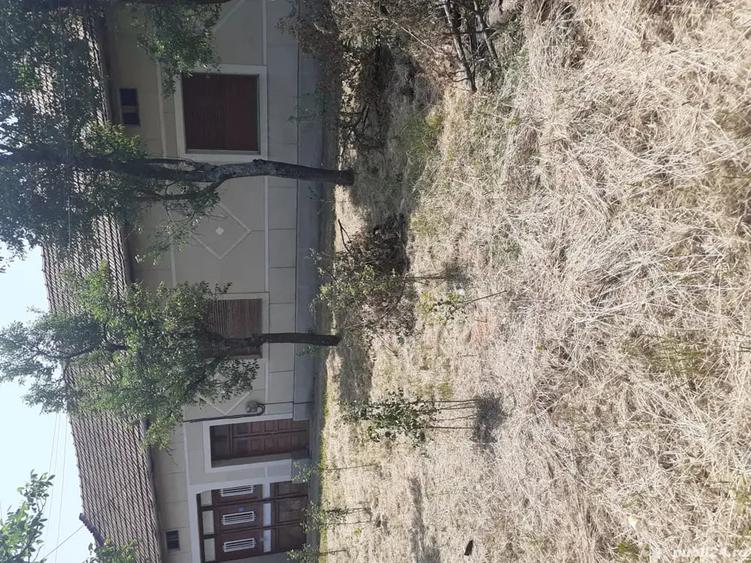 Casă cu 6 camere în Sacu