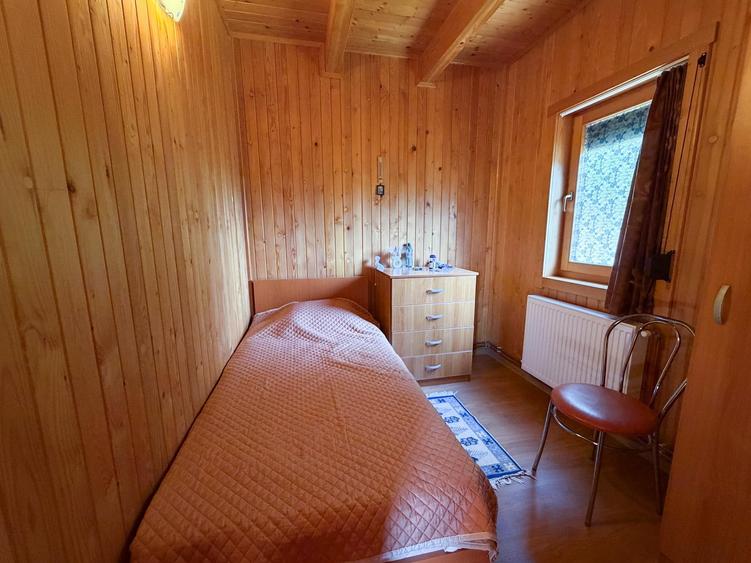 Casă cu 5 camere cu Teren 377 Mp în Bran
