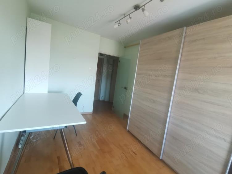 Apartament cu 4 camere decomandat în Central