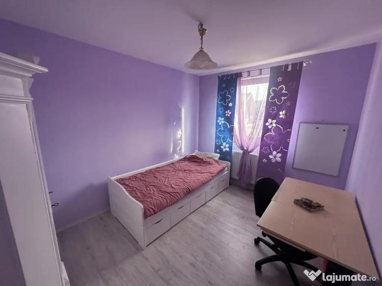 Casă cu 5 camere cu Teren 970 Mp în Independenței