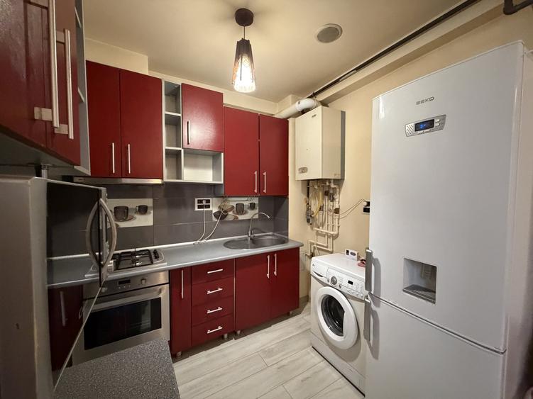 Apartament cu 2 camere decomandat, mobilat în Tomis Mall
