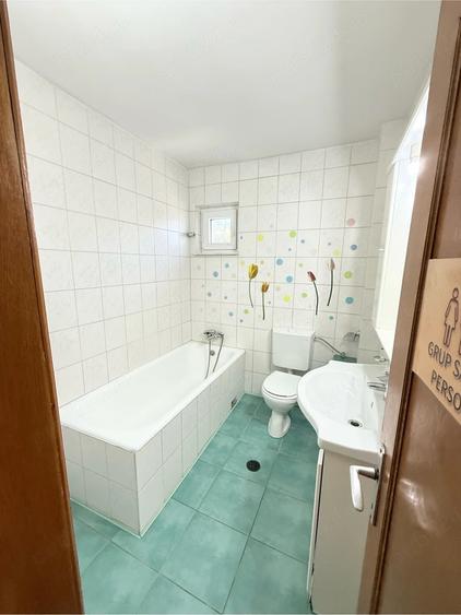 Casă cu 10 camere cu Teren 1200 Mp în Central