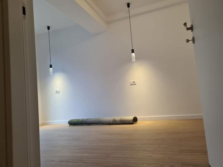 Apartament cu 4 camere decomandat în Iancu Nicolae