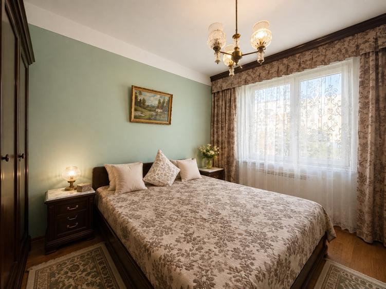 Apartament cu 3 camere decomandat în Compozitorilor